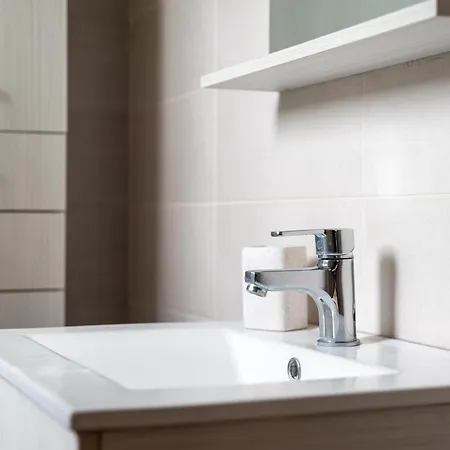 Modern Urban Retreat * コス・タウン